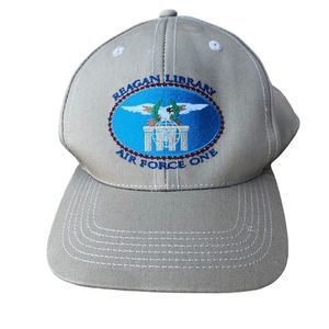 Vintage 80s “Regan Library Air Force One” Snap back hat/cap. Embroidered logo